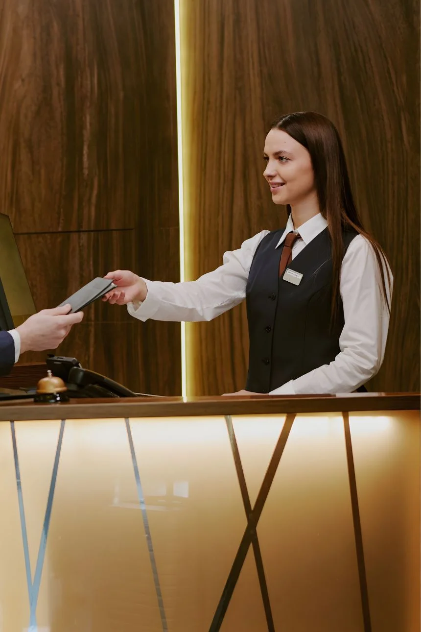 hotel uniform supplier in dubai